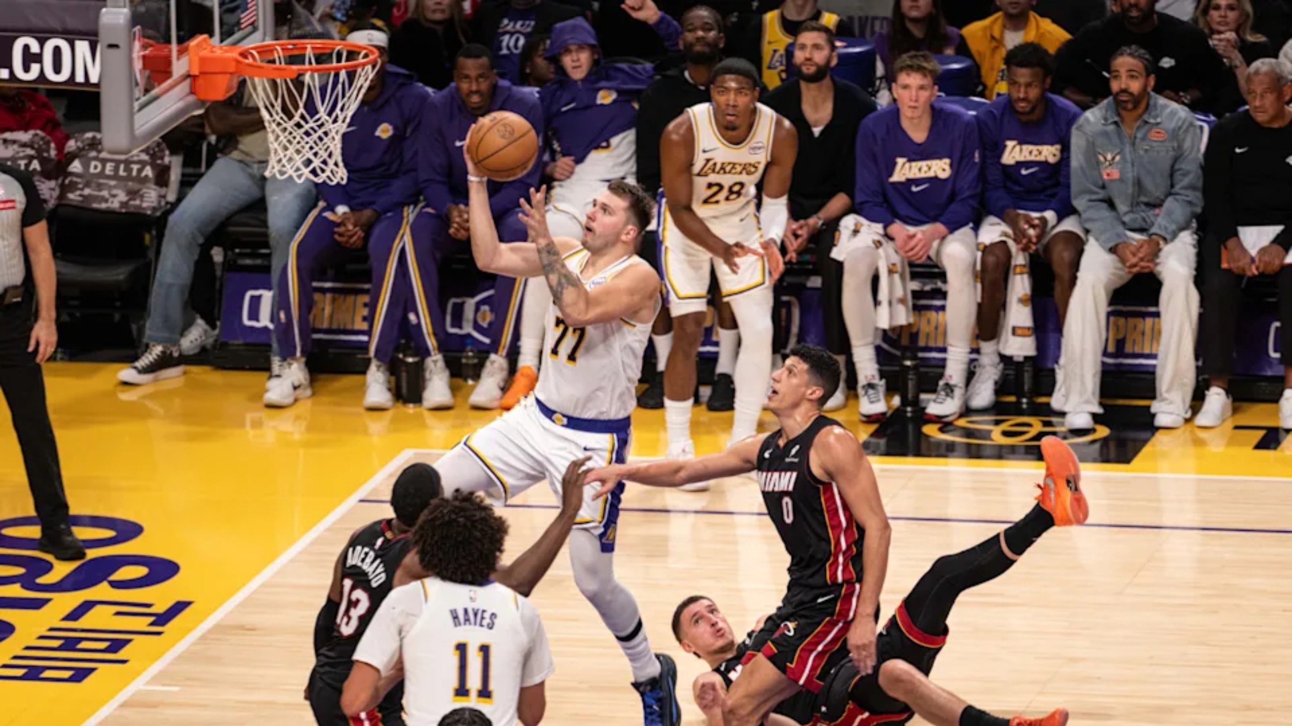 Panda Sports-广州队险胜尼克斯，东契奇高光表现