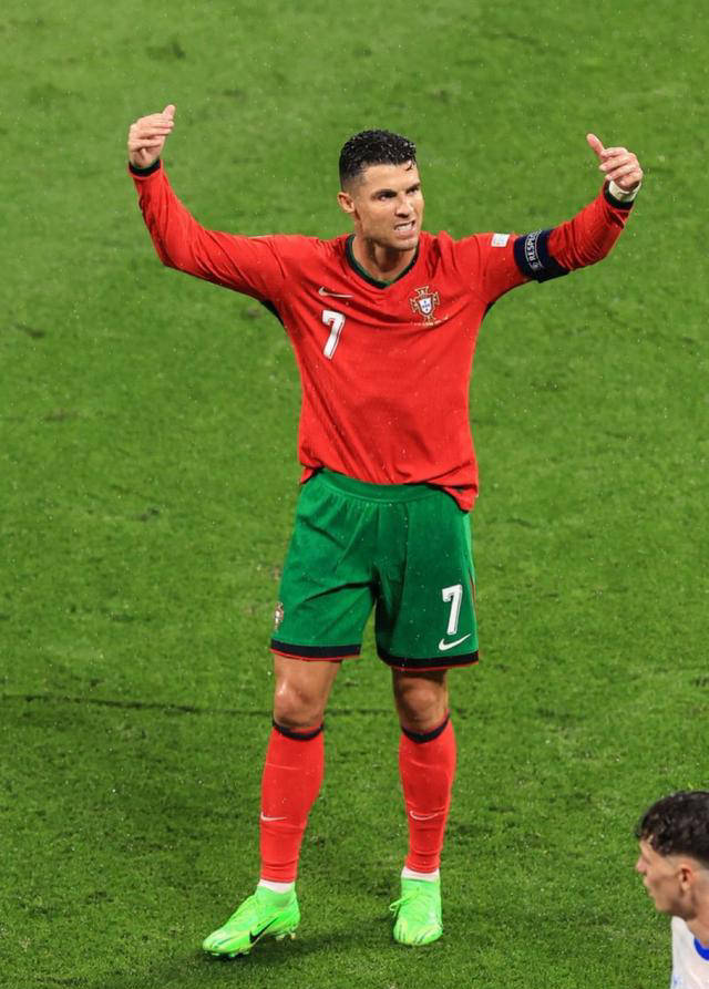 葡萄牙队绝杀波兰队，王皓刷新纪录