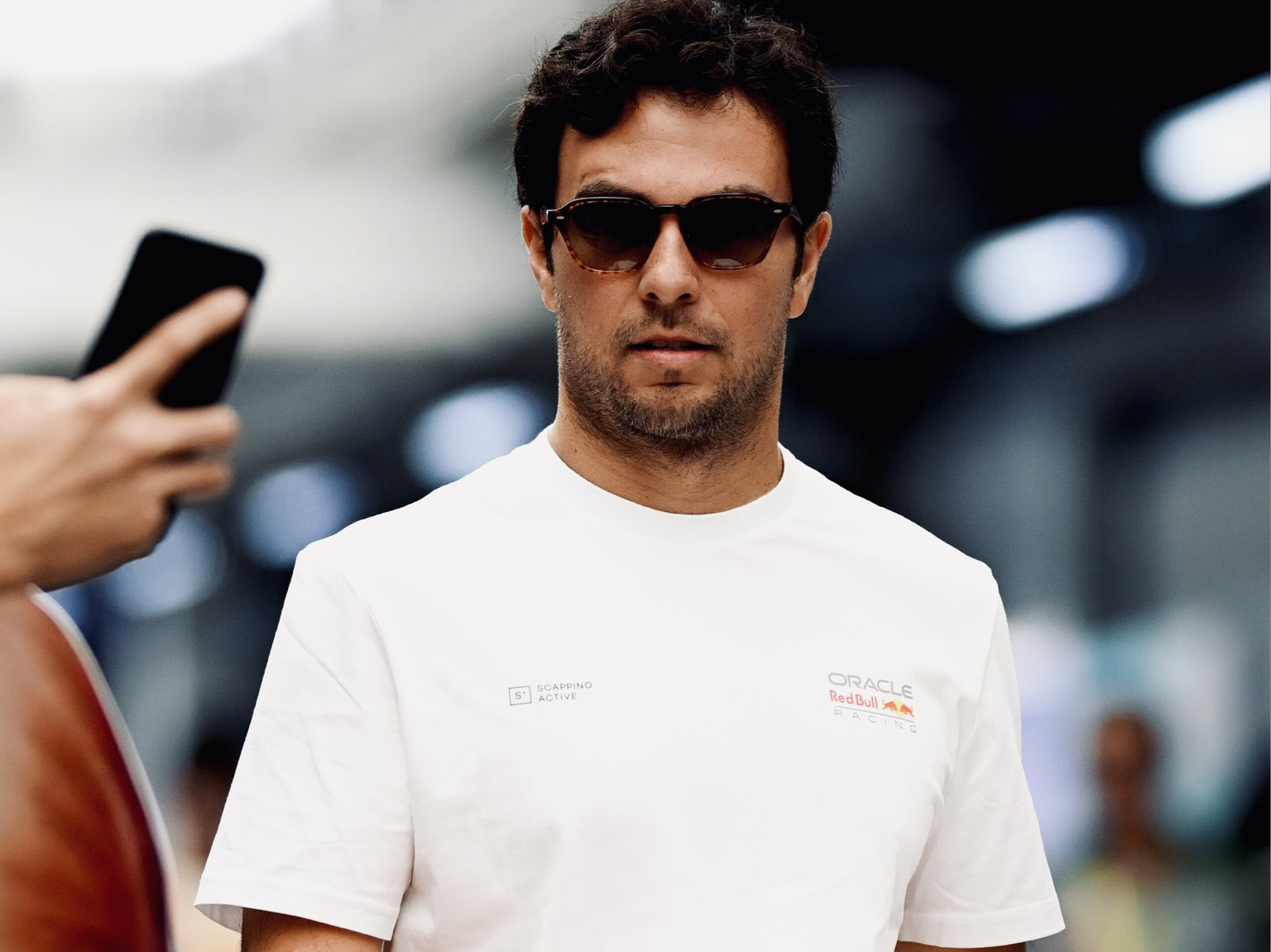 梅赛德斯力克索伯车队，佩雷兹点燃赛场