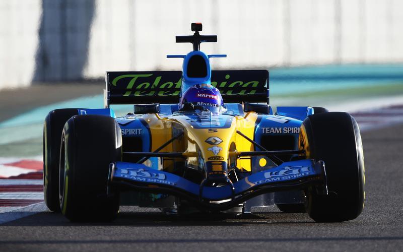 阿斯顿马丁险胜雷诺车队，维斯塔潘状态火热