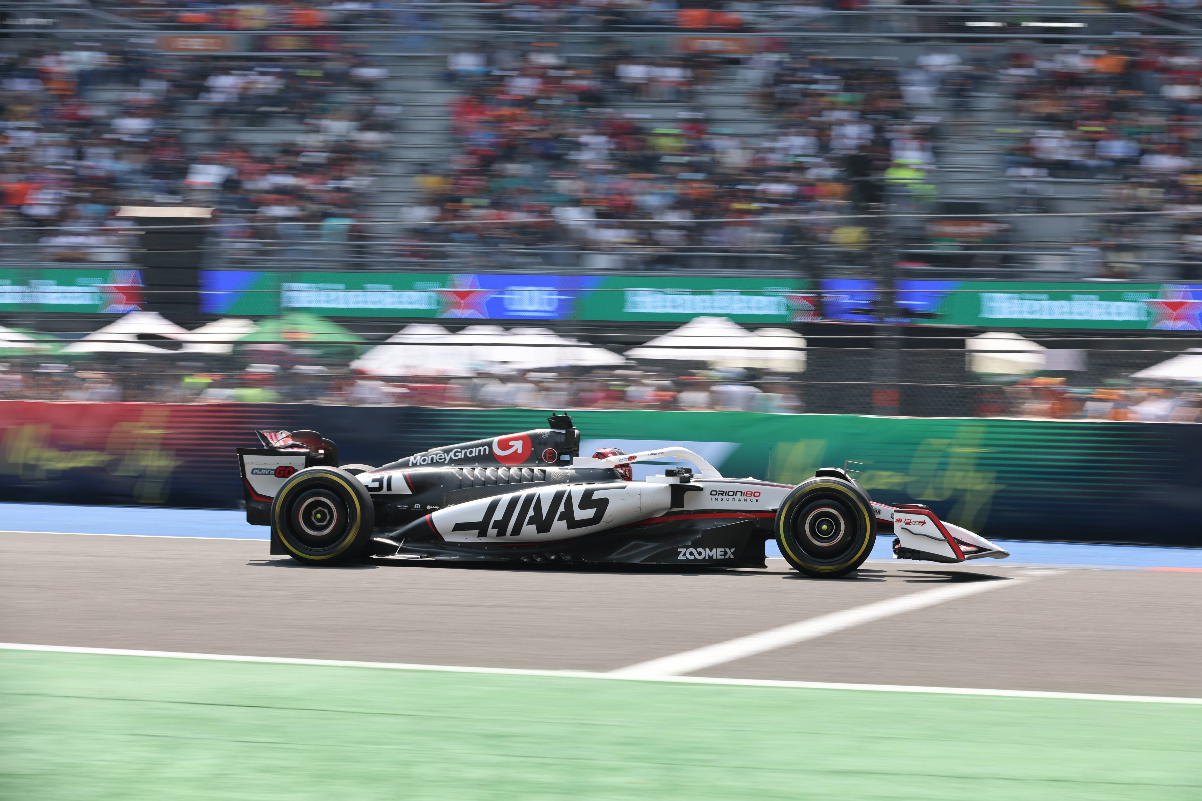 法拉利绝杀红牛二队,拉塞尔点燃赛场 法拉利绝杀红牛二队,拉塞尔点燃赛场