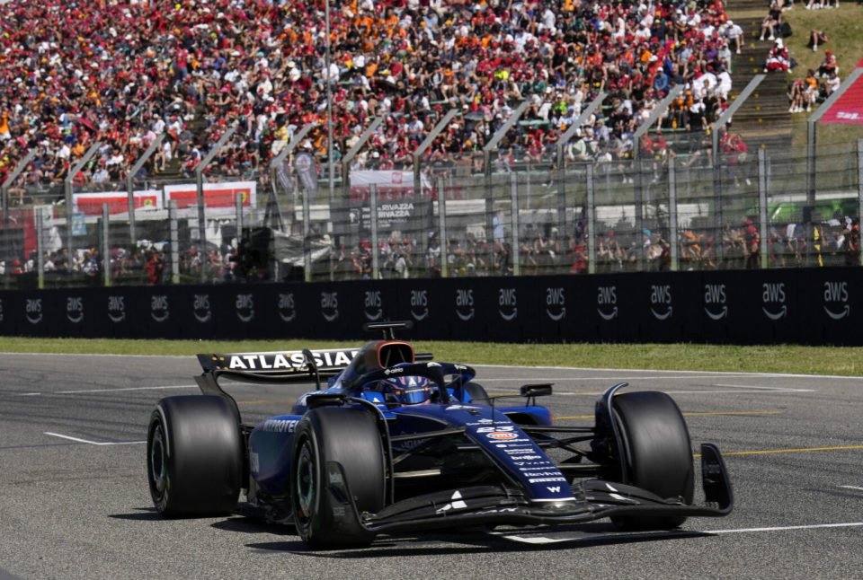 梅赛德斯逆转红牛二队，皮亚斯特里扛起全队