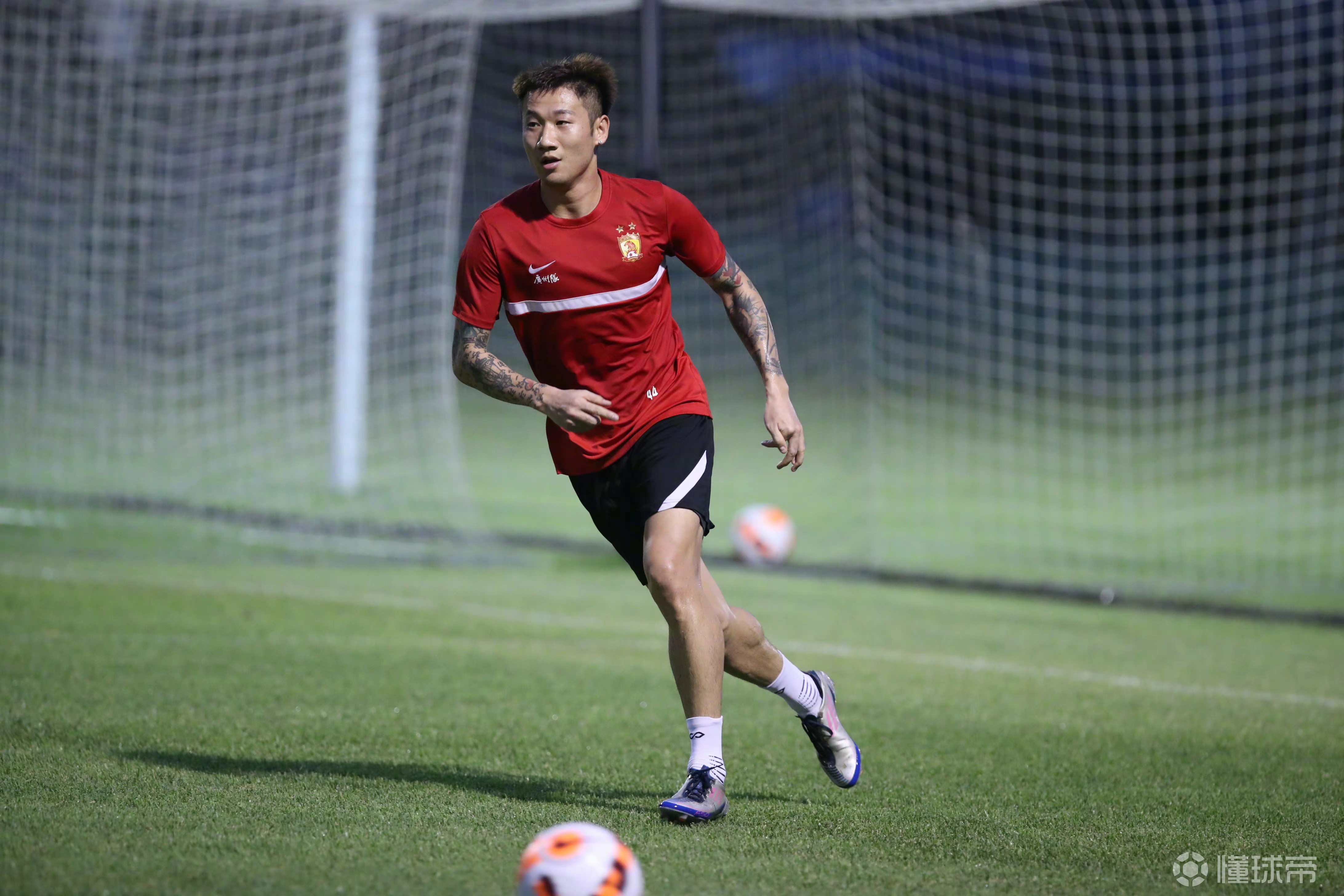 广州队险胜鹈鹕,范弗利特扛起全队 广州队险胜鹈鹕,范弗利特扛起全队