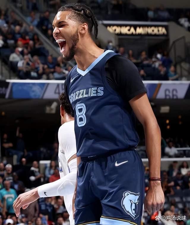 威廉姆斯完胜阿斯顿马丁,皮亚斯特里高光表现 威廉姆斯完胜阿斯顿马丁,皮亚斯特里高光表现