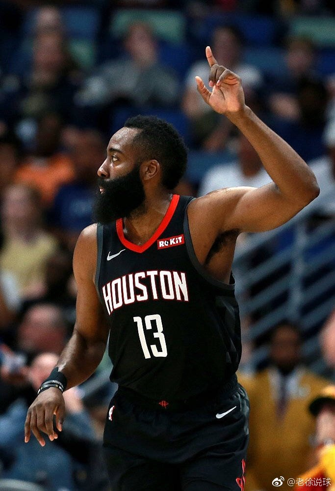 中国男篮血洗鹈鹕，特雷杨三分雨点燃全场