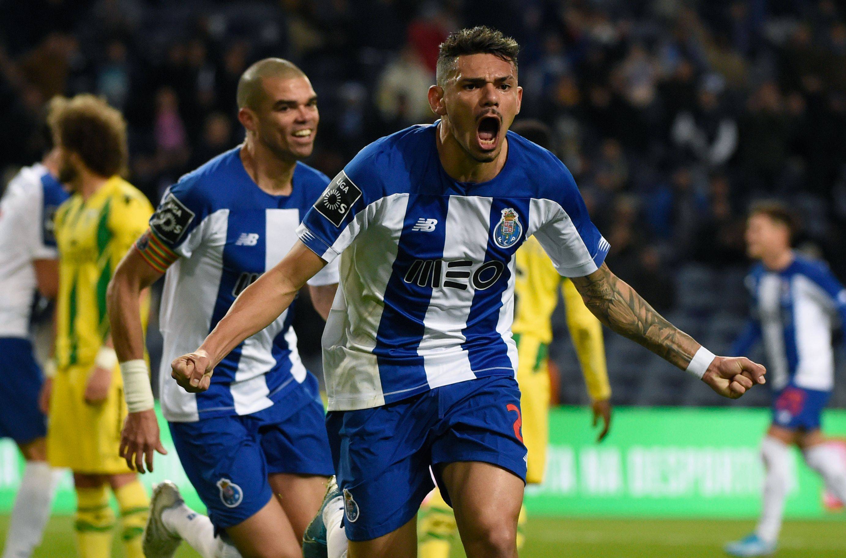 葡萄牙队鏖战英格兰队,波尔高光表现 葡萄牙队鏖战英格兰队,波尔高光表现