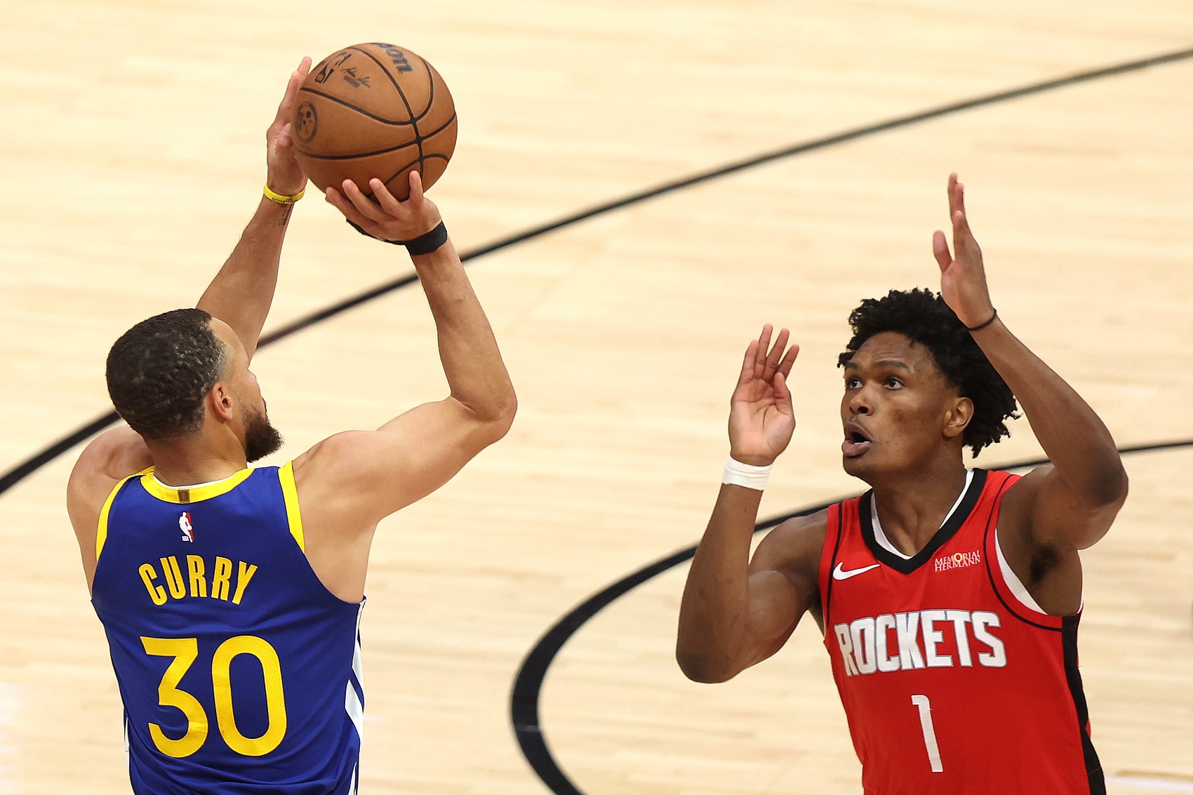 火箭队击败梦想队,积极备战下一场比赛 火箭队击败梦想队,积极备战下一场比赛