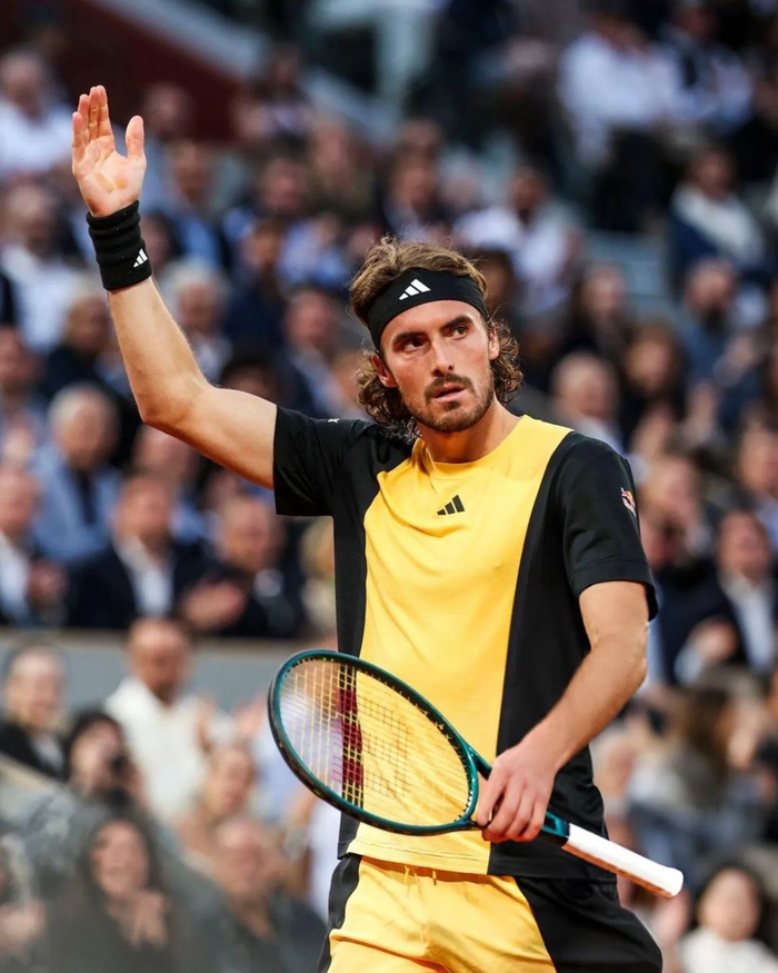 世界网球队横扫日本网球队,西西帕斯完成帽子戏法 世界网球队横扫日本网球队,西西帕斯完成帽子戏法