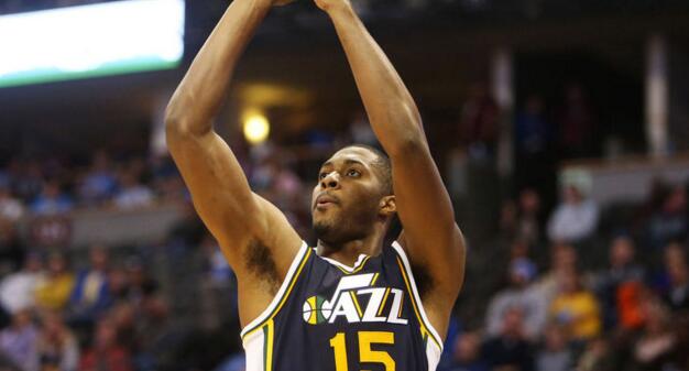 雷霆绝杀猛龙，费沃斯送出助攻