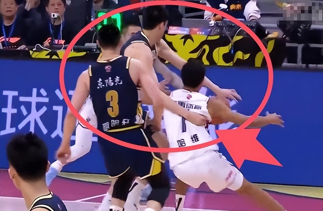 天津队绝杀深圳队，王哲林带队取胜