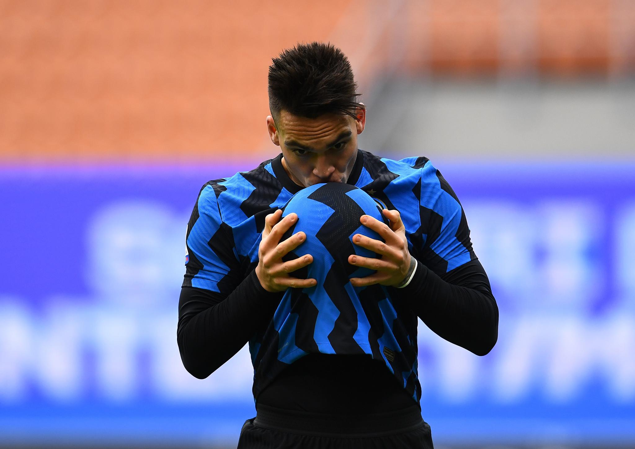 AC米兰豪取连胜，压力缓解