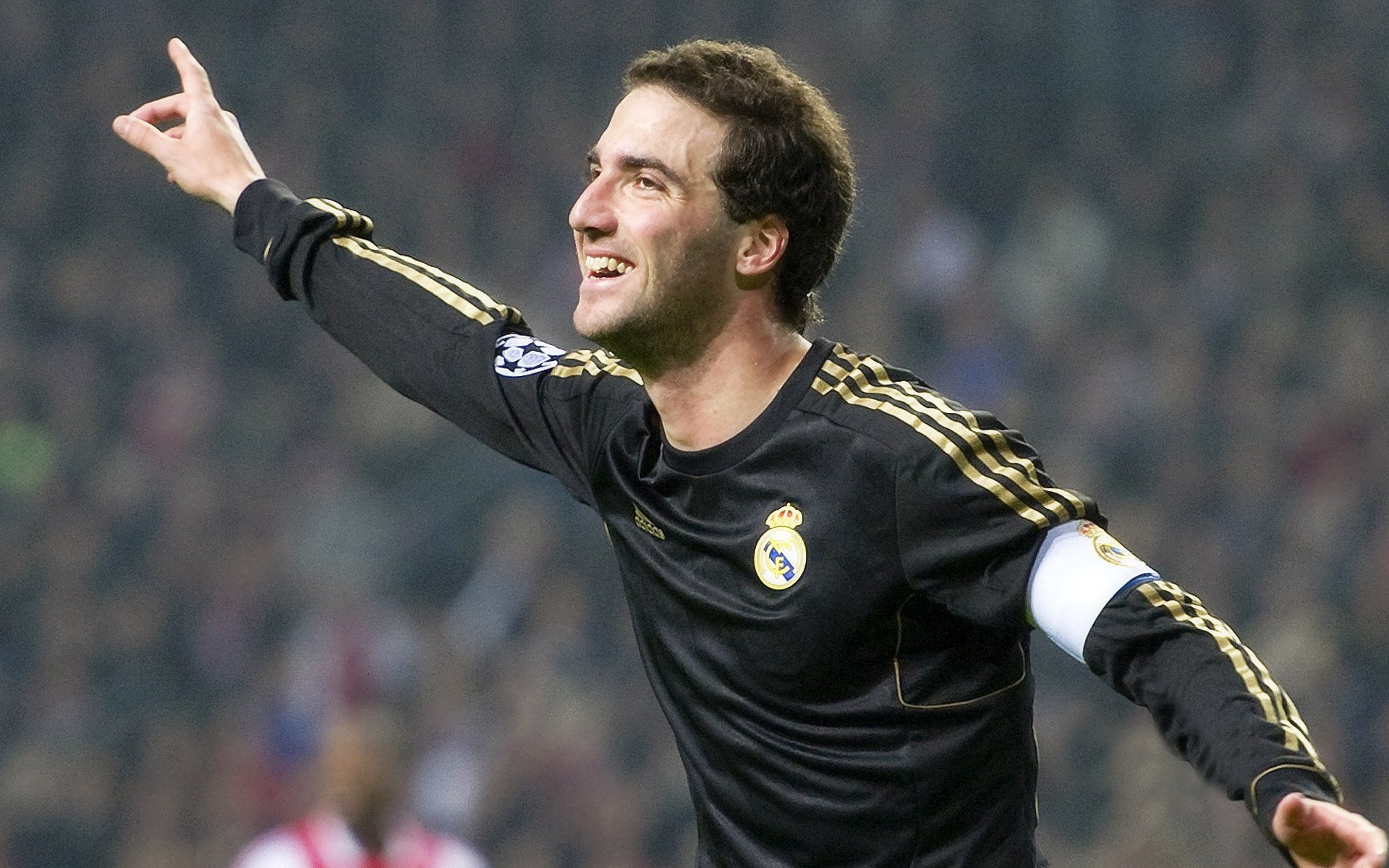 决胜时刻的雄鹰之舞，西亚卡姆教科书级表现引领胜利